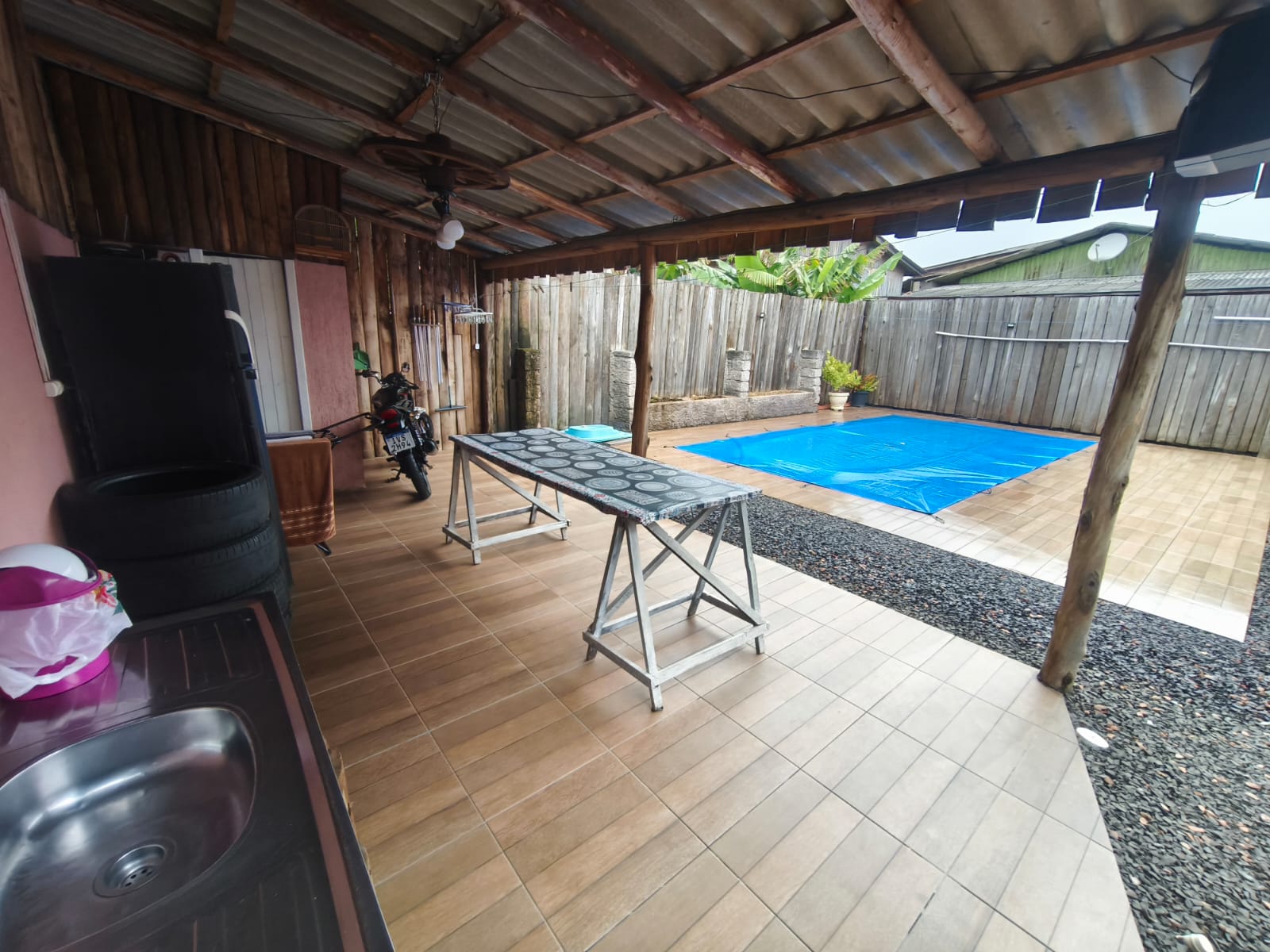 CASA COM PISCINA