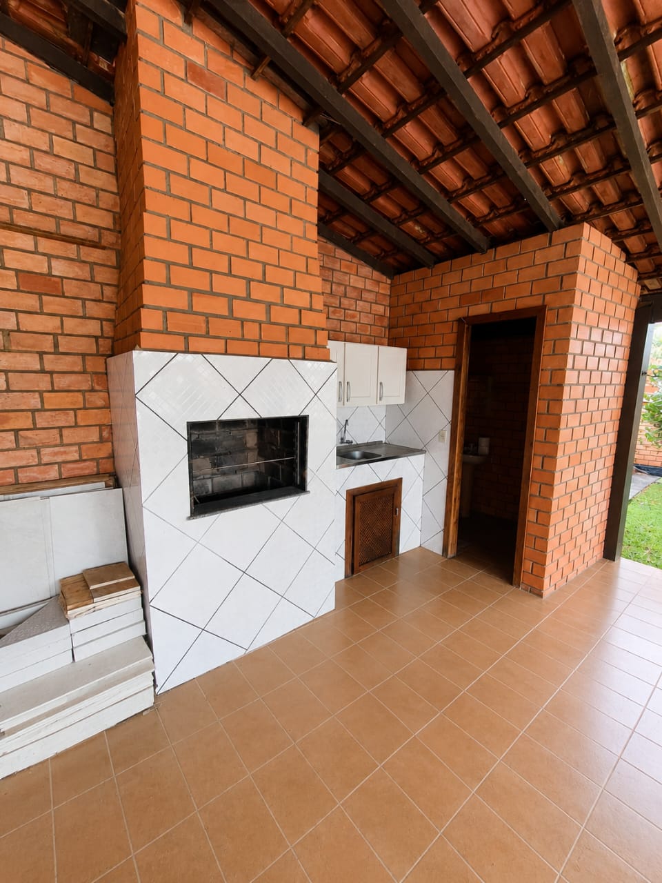 CASA MISTA COM PISCINA