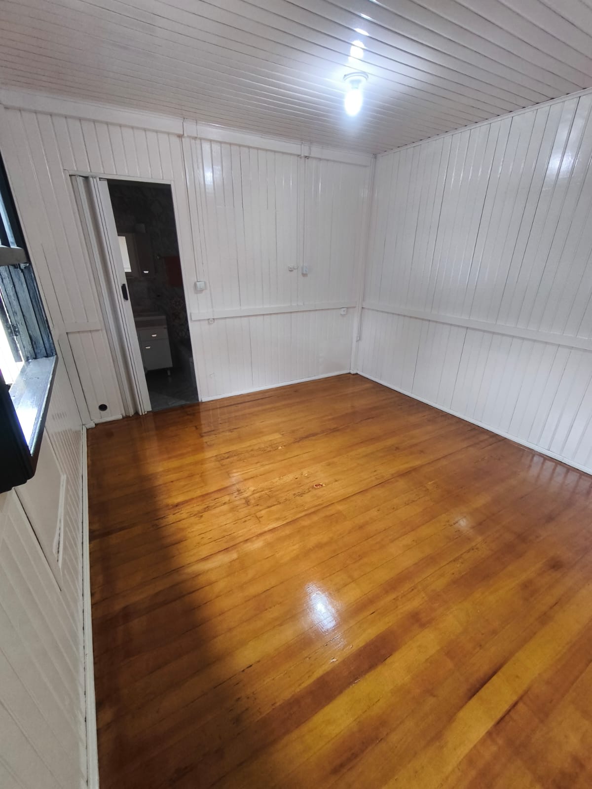 CASA MISTA COM PISCINA