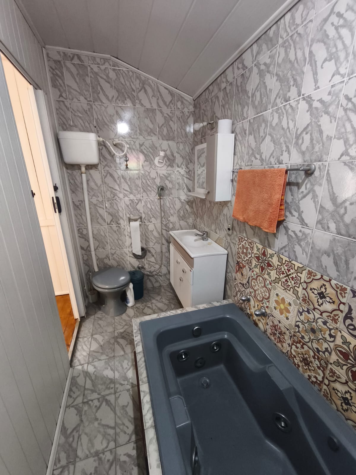 CASA MISTA COM PISCINA