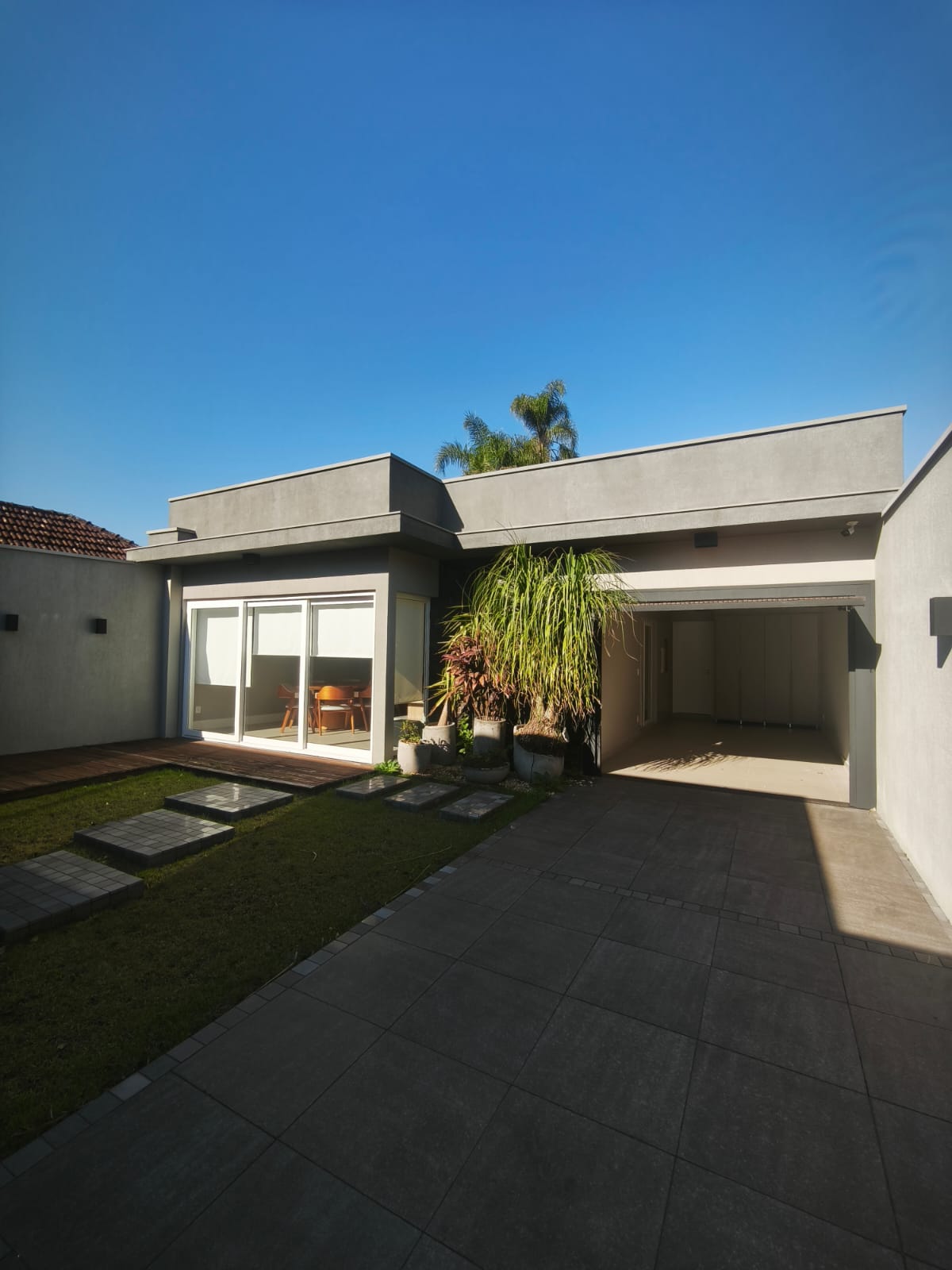 CASA ALTO PADRÃO MOBILIADA